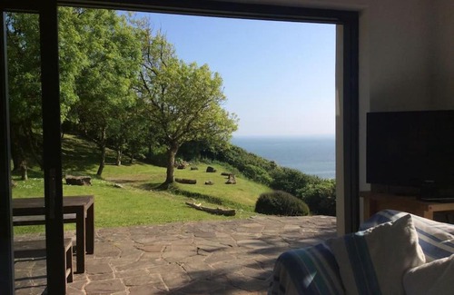 Crynant House | West Winds: Guest Rated 9/10, Pet and Child Friendly Stay
