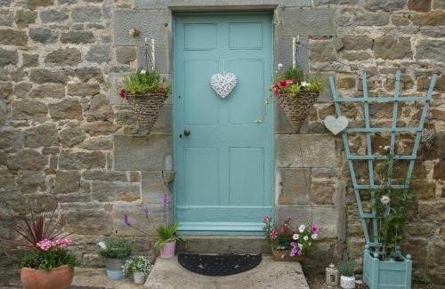 Anick House | Discover West Wing Cottage: Pet-Friendly Retreat Awaits