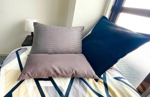 Sumiyoshi Apartment | Cozy West Wood Guest Room - Perfect for Families
