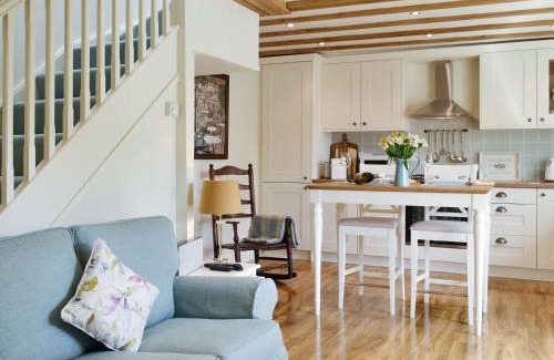 Wrelton House | Inviting West Wood Hideaway: 5-Star Family-Friendly Retreat