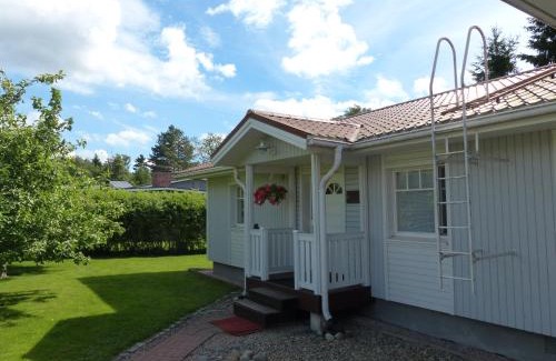Vaasa Bed & Breakfast | Pet-Friendly Getaway at Westbay Inn - Rated 9/10 by Guests
