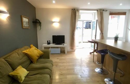 Clifton Apartment | Book Your Stay at Westbourne Villas - Pet Friendly Retreat
