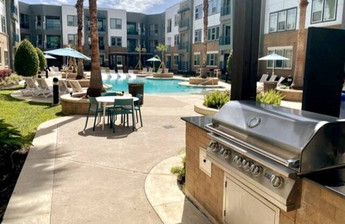 Woodlake - Briar Meadow Apartment | Westchase Modern 2B2B king Fully equipped Long term