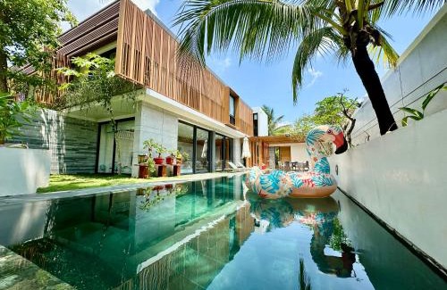 Long Beach Villa | Relaxing Westcoast PQ Sunshine Villa with Private Pool