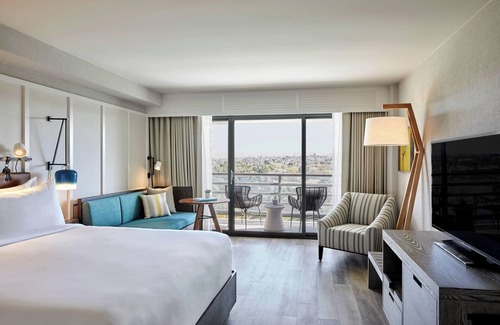 Manhattan Beach Hotel | Vibrant Westdrift Manhattan Beach: Pool, Spa & Top Ratings