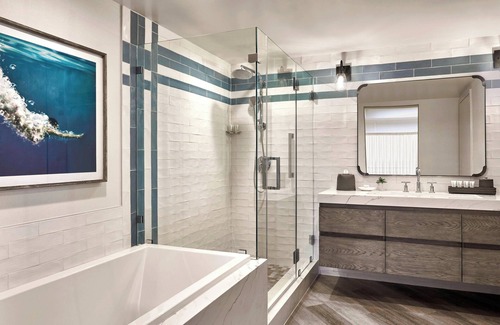 Manhattan Beach Hotel | Vibrant Westdrift Manhattan Beach: Pool, Spa & Top Ratings