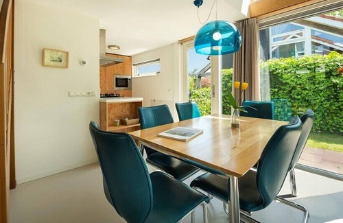 Westenschouwen Villa | Family-Friendly Westerduyn: Garden Villa Near the Beach