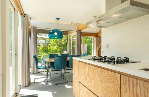 Westenschouwen Villa | Family-Friendly Westerduyn: Garden Villa Near the Beach