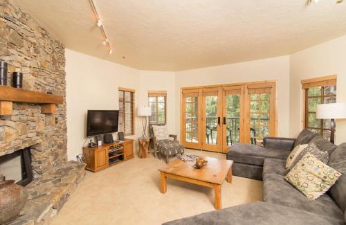 Mountain Village House | Westermere 311 by AvantStay: Family-Friendly Condo Getaway