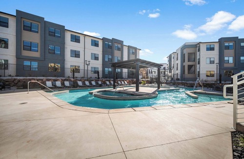 Hurricane Condo | Western Front - Rustic Charm & Comfort