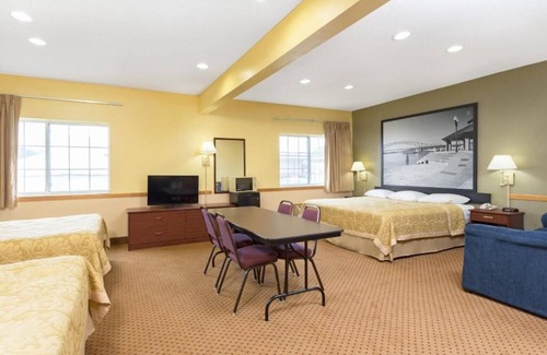 Osage Hotel | Western Inn & Suites