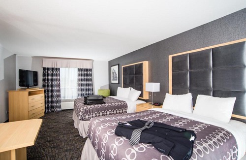 Carnduff Hotel | Discover Western Star All Suites Hotel Carnduff - Family Friendly