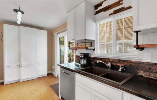 Apple Valley House | Western style pool home, 4 bedroom and large yard