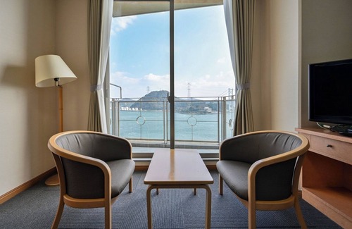 Shimonoseki Hotel | Comfortable Twin Room with Bath & Breakfast in Shimonoseki