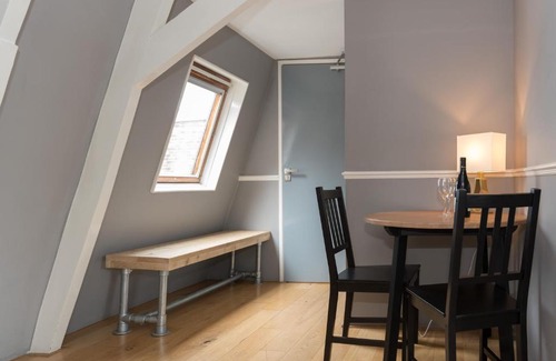 Staatsliedenbuurt Bed & Breakfast | Discover Westerpark Suites: Budget-Friendly Getaway