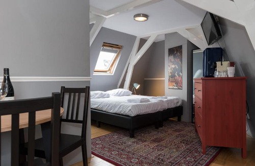 Staatsliedenbuurt Bed & Breakfast | Discover Westerpark Suites: Budget-Friendly Getaway