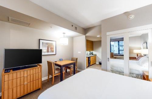 Mammoth Lakes Hotel | Enjoy the Comfort of Westin 617 with Pool & Hot Tub