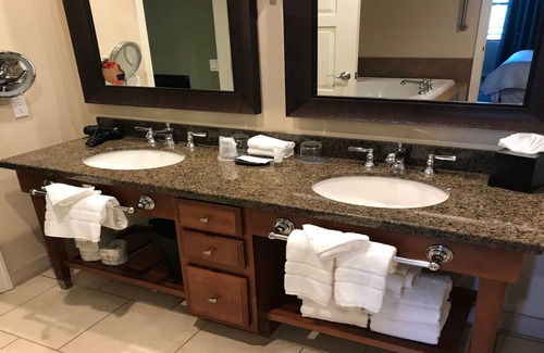 Palm Desert Resort | Memorial Day Weekend Getaway: Guest Rated 10/10 with Pool!