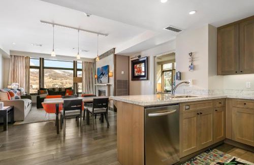 Avon House | Relaxing Westin Resort with Pool and Breakfast Included