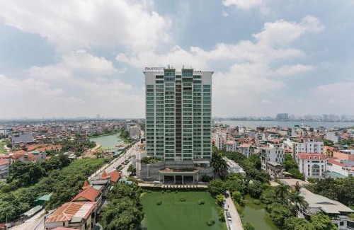 Quang An Apartment | Cozy Westlake Homestay Hanoi with Pool and Spa Access