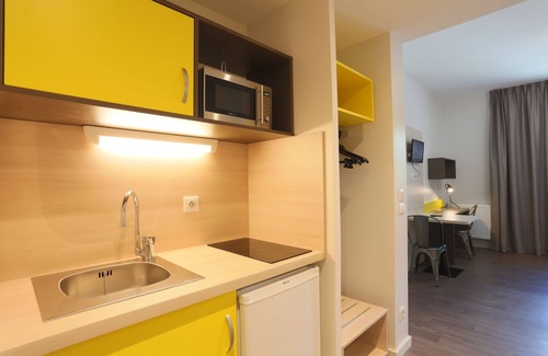 Dardilly House | Discover Westlodge Dardilly Lyon Nord: Pet-Friendly Retreat