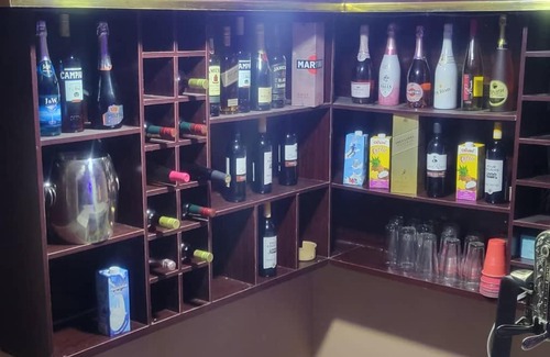 Warri Hotel | Pet-Friendly Westman Hotel & Suites with Breakfast Included