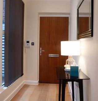 Vincent Square Apartment | Elegant Westminster 1-Bed Apartment with Inviting Terrace