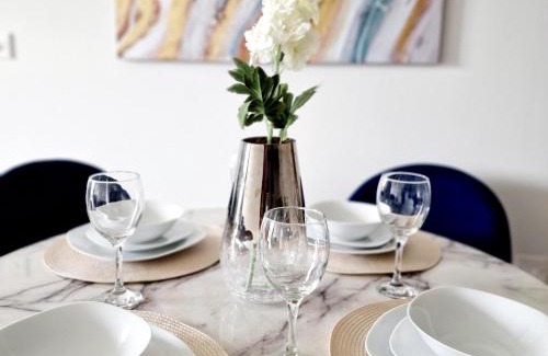 Vauxhall Apartment | Westminster Park One Bed Apartment with Free Parking