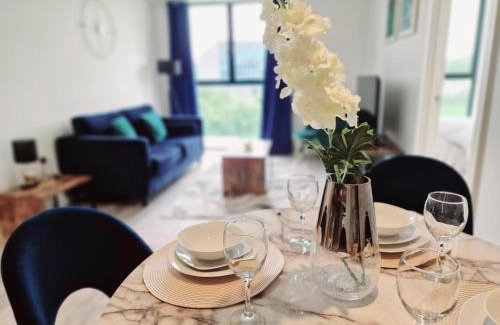 Vauxhall Apartment | Westminster Park One Bed Apartment with Free Parking