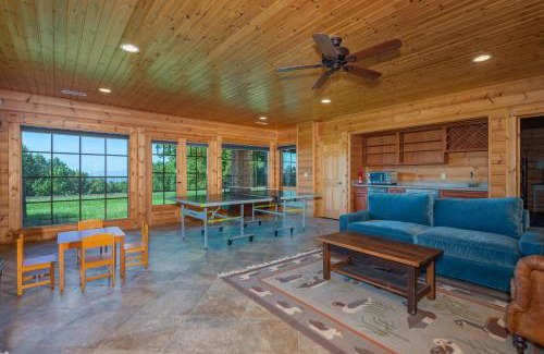 Old Fort House | Pet-Friendly Retreat at Westover Lodge for Families