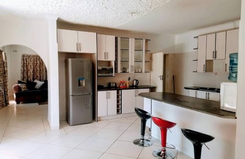 Mount Hampden Apartment | Discover WestPoint Quays: Family-Friendly with Pool Access