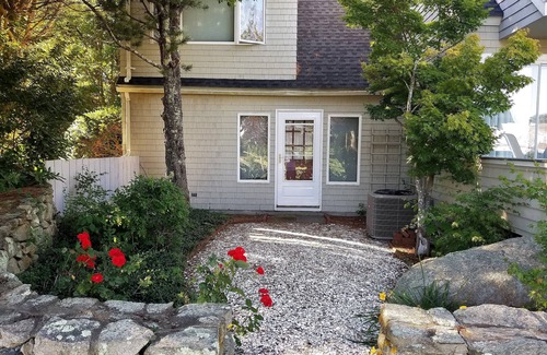 Adamsville House | Westport MA: Prime Location for Historic Day Trips & Amenities