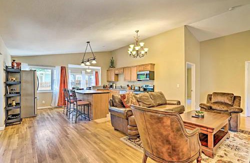 Colorado Springs House | Family-Friendly Westside Large Home with Pet Amenities