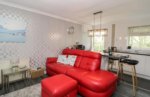 Liskeard House | Unforgettable Stays at Westview: Pet & Child Friendly!