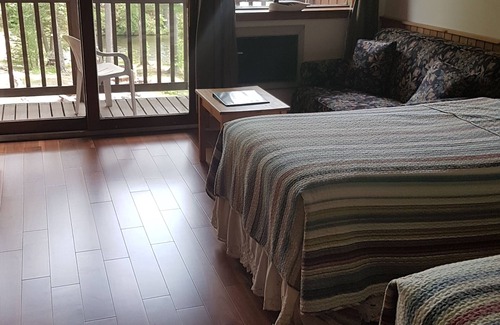 Buckhorn Hotel | Relaxing Oceanfront Escape at Westwind Inn on the Lake
