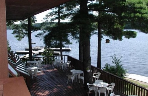 Buckhorn Hotel | Relaxing Oceanfront Escape at Westwind Inn on the Lake