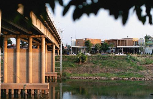 Nan Hotel | Discover Wevari Heritage: Rated 9/10 with Hot Tub & Dining