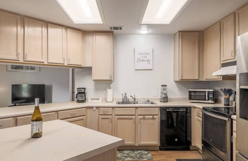 Cedar Park House | Family-Friendly Cedar Park Home with Ocean View & Breakfast