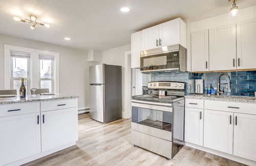 Weymouth Apartment | Weymouth Apartment: Oceanfront Comfort Near Beaches!