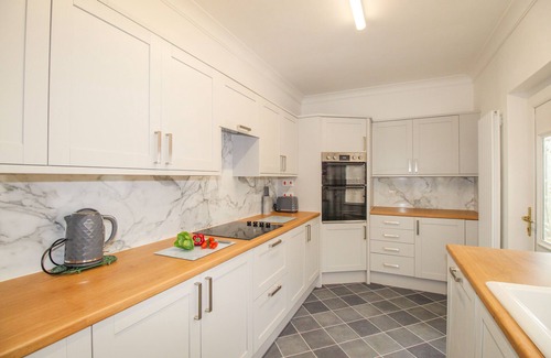 Weymouth Cottage | Pet-Friendly Weymouth Bay Apartment with Scenic Garden