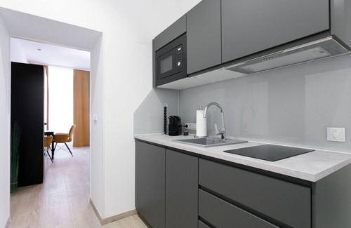 Funfhaus Apartment | Eco-Friendly WF-Apartment Steps from Westbahnhof Station