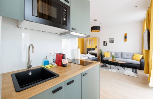 Funfhaus Apartment | Eco-Friendly WF-Apartment Steps from Westbahnhof