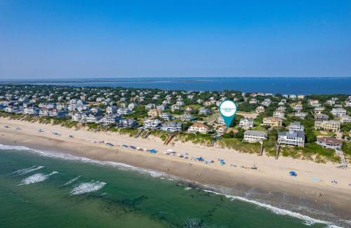 Whalehead Beach House | Oceanfront WH155 Off Crew: Perfect for Family Getaways