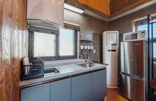 Namhae Hotel | Discover Whale's Dream: Family-Friendly Retreat with Breakfast
