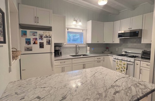 Man O War Cay Cottage | Whale's Tale Cottage: Beachfront Bliss on Man O War Cay