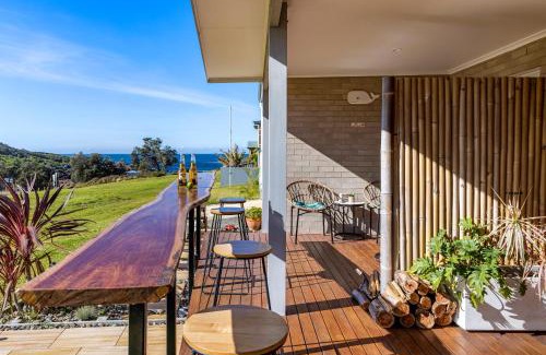 Fishermans Bay Apartment | Oceanfront Whale Studio Suite with Hot Tub & Great Reviews