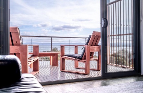 Coles Bay Apartment | Whale Watcher 1: Oceanfront Retreat with Stunning Views