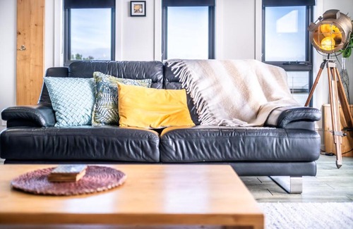 Coles Bay Apartment | Whale Watcher 1: Oceanfront Retreat with Stunning Views