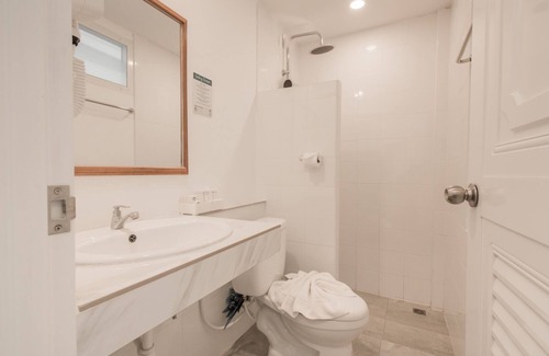 Ao Nang Hotel | Experience Whalecome Aonang Resort: Family-Friendly Escape