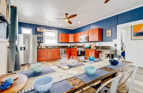 Hilo House | Magical Stay at Whaler's Inn with Family-Friendly Amenities